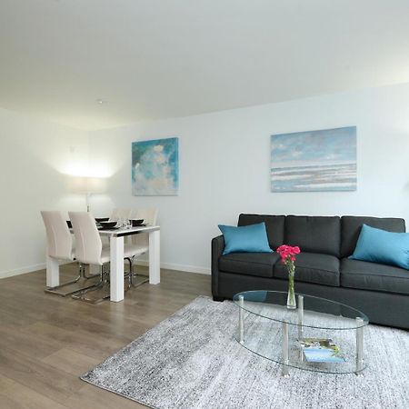 Gorgeous Old Town Condo With Patio And Parking! Victoria Bagian luar foto