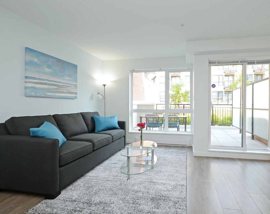 Gorgeous Old Town Condo With Patio And Parking! Victoria Bagian luar foto