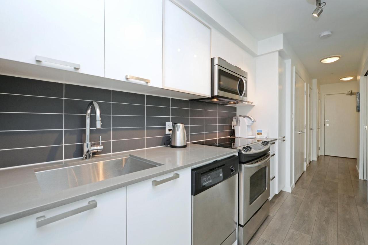 Gorgeous Old Town Condo With Patio And Parking! Victoria Bagian luar foto